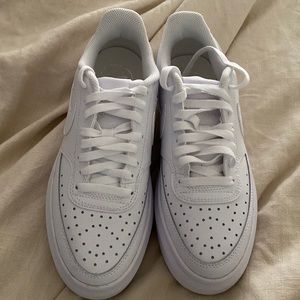 Nike vision court Alta Womens 9